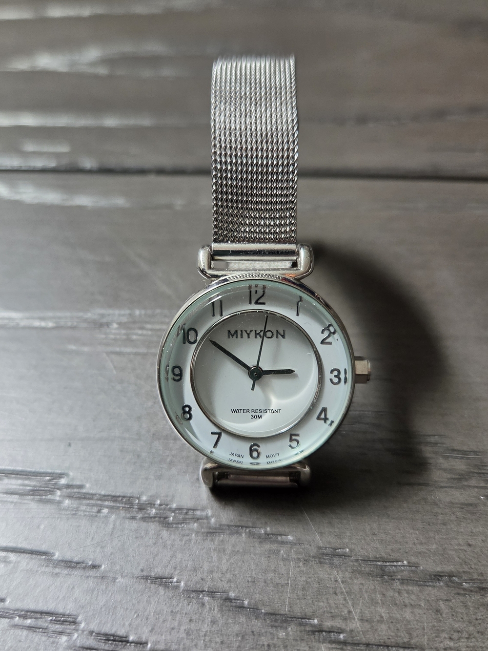 MIYKON Women’s Quartz Analog Wristwatch White Dial Silver Mesh Band